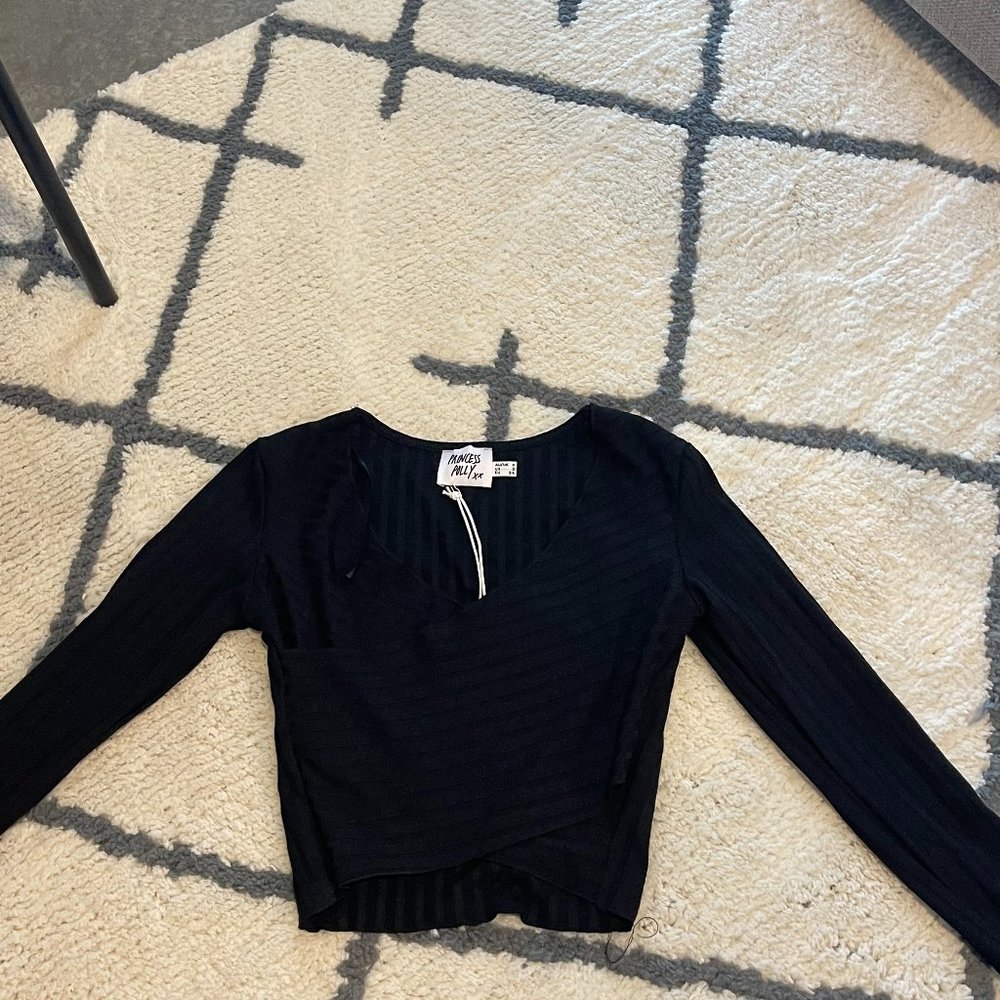 NEW WITH TAGS Long Sleeve Crop Top